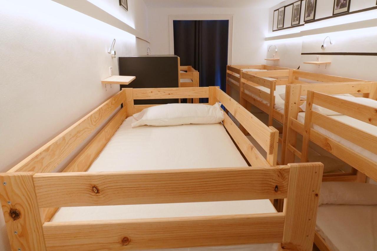 Guitar Hostel Bilbao Extérieur photo
