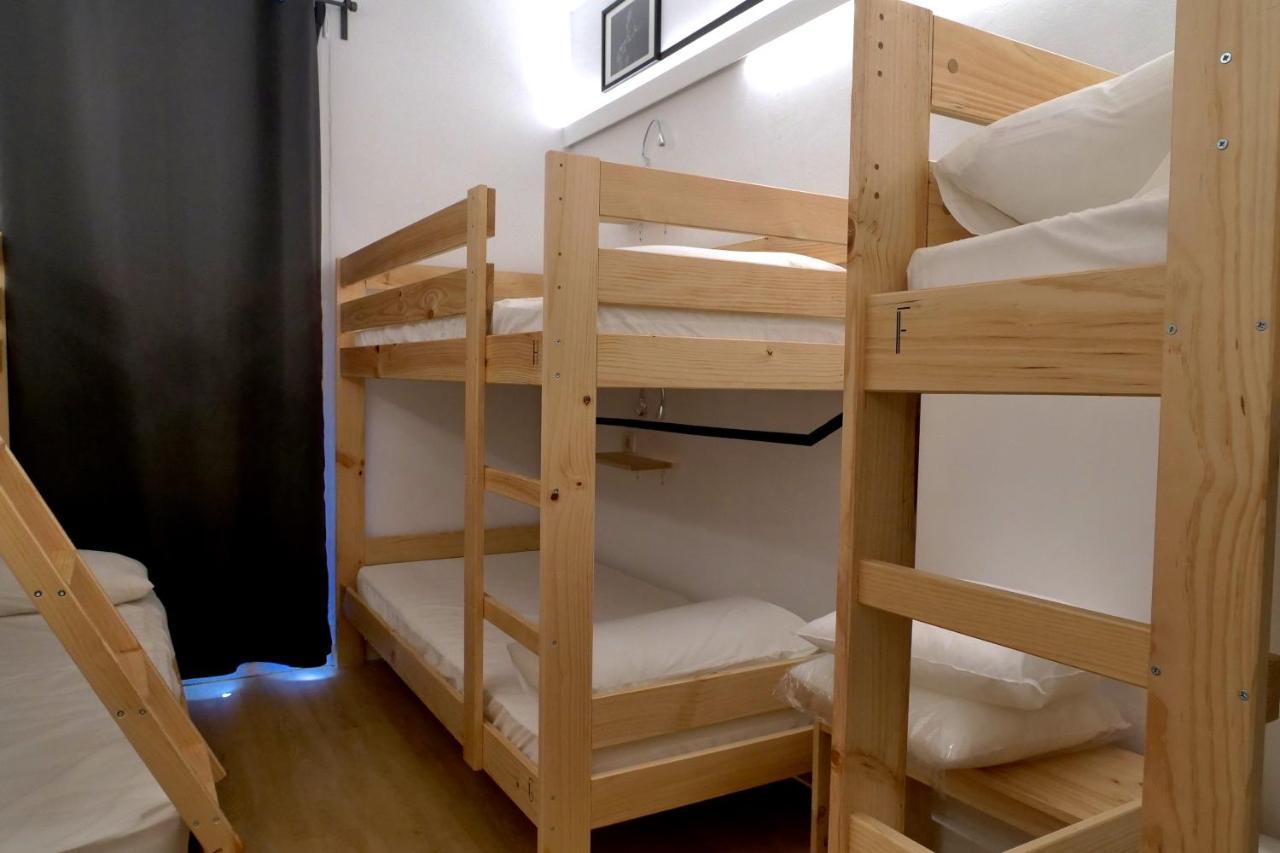 Guitar Hostel Bilbao Extérieur photo