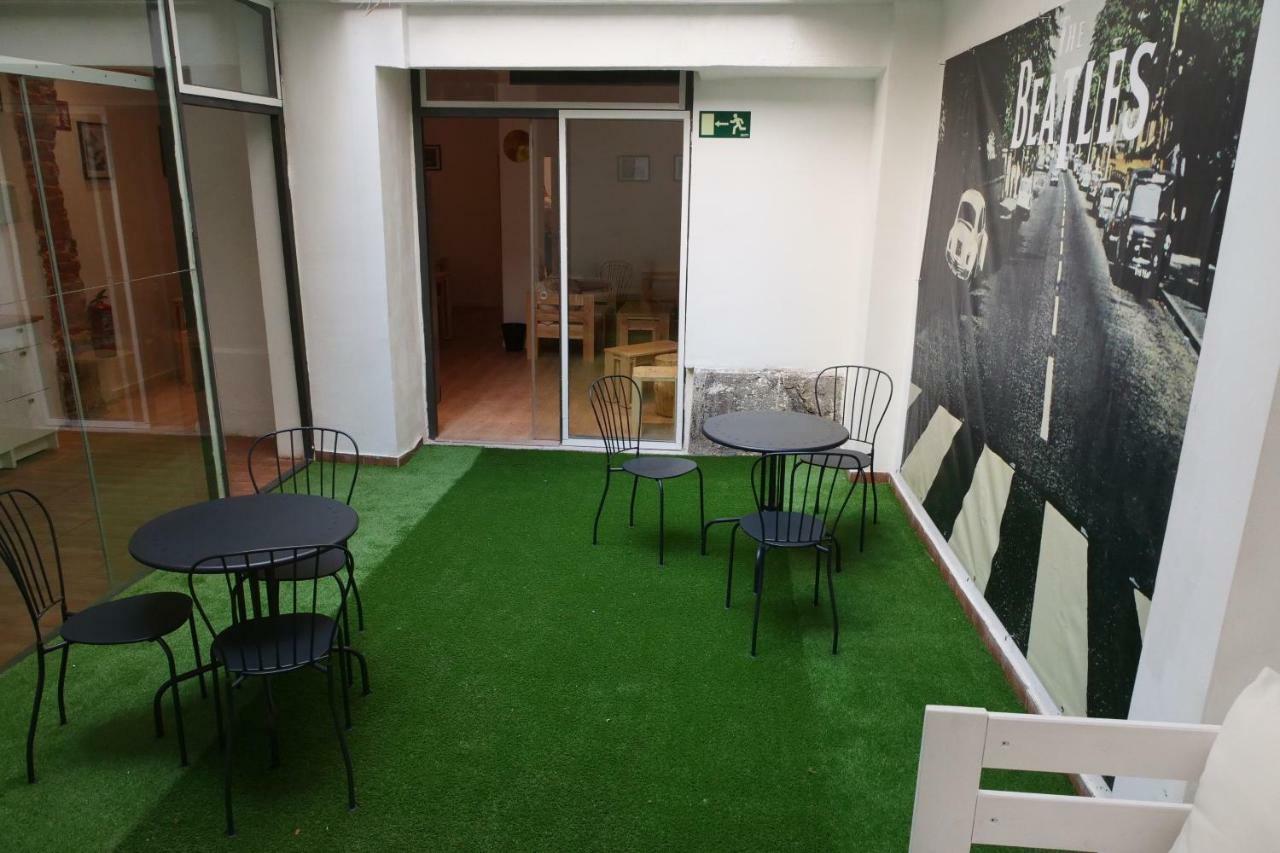 Guitar Hostel Bilbao Extérieur photo
