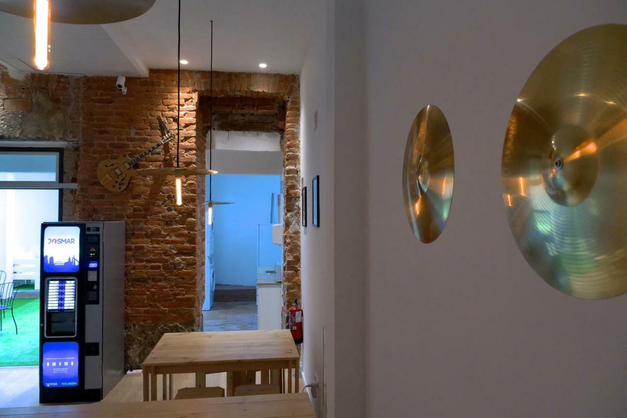 Guitar Hostel Bilbao Extérieur photo