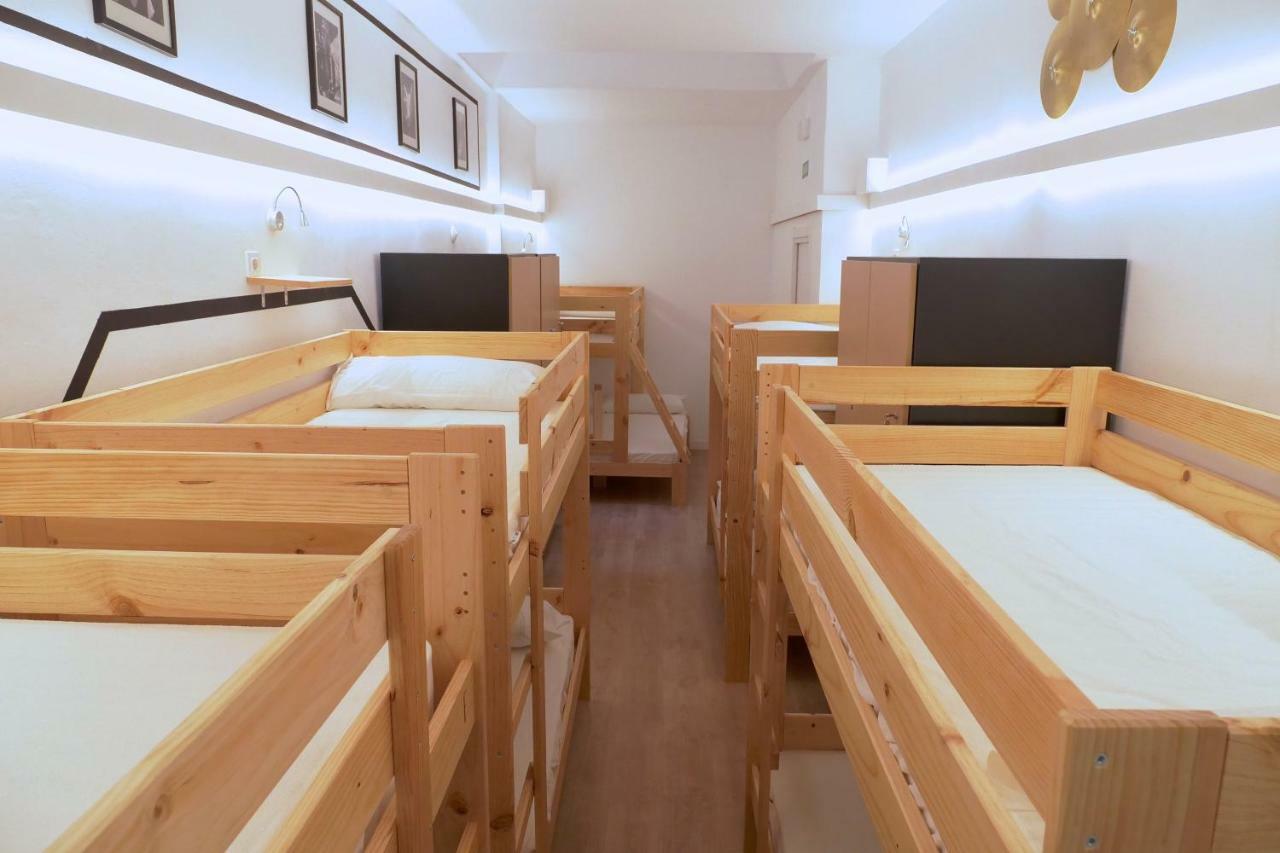 Guitar Hostel Bilbao Extérieur photo